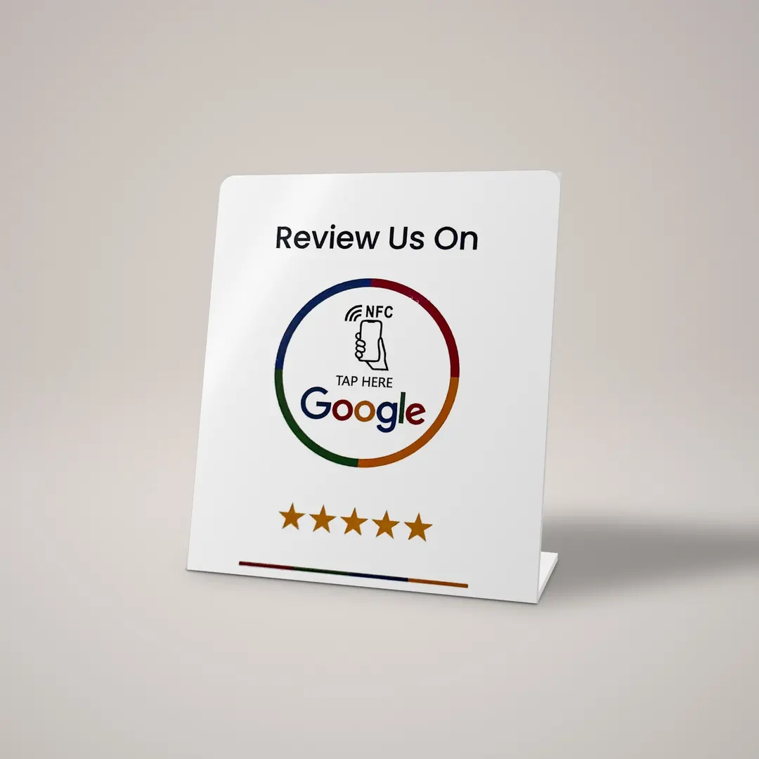 Bijeli NFC stalak za Google recenzije s pet zvjezdica